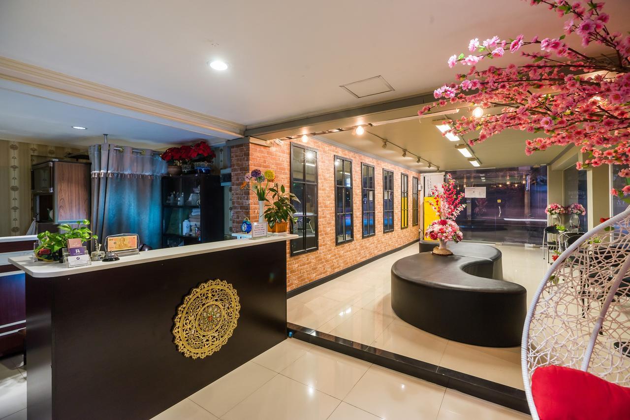 Hotel The Corner Ratchada à Bangkok Extérieur photo